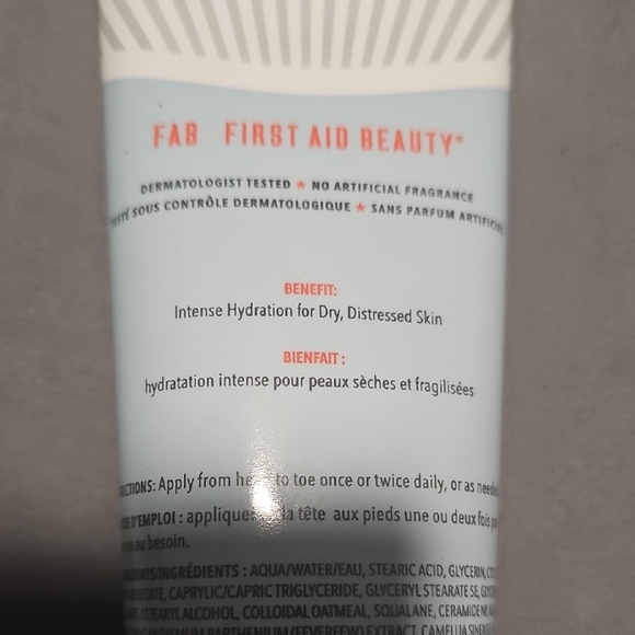 First Aid Beauty Ultra Repair Cream - Soft Blue and White - Picture 2 of 3